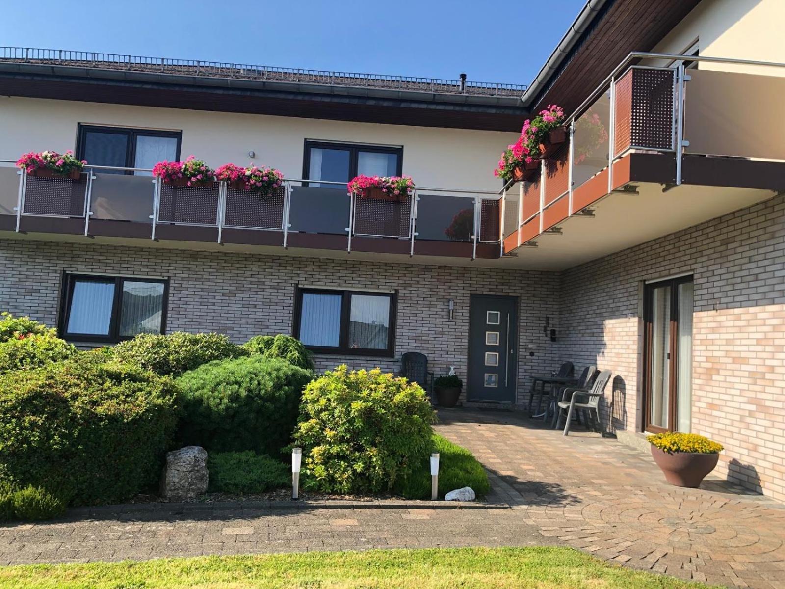 Ferienwohnungjahrsfeld Strassenhaus Exterior foto